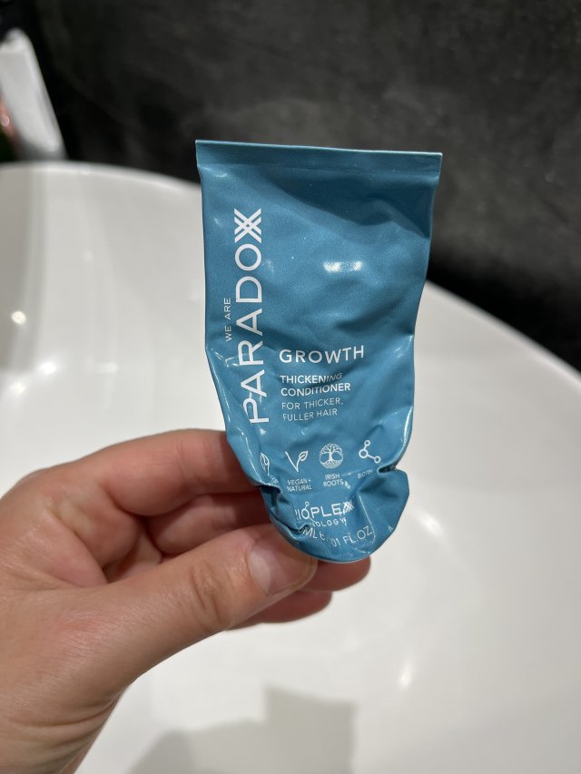 Denkowanie część druga :) Grudzień, kosmetyki w świątecznych opakowaniach lub w świątecznych kolorach: czerwonym, zielonym i złotym 