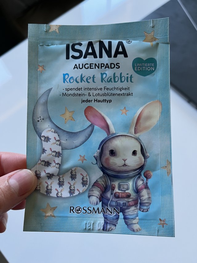 Denkowanie część druga :) Grudzień, kosmetyki w świątecznych opakowaniach lub w świątecznych kolorach: czerwonym, zielonym i złotym 