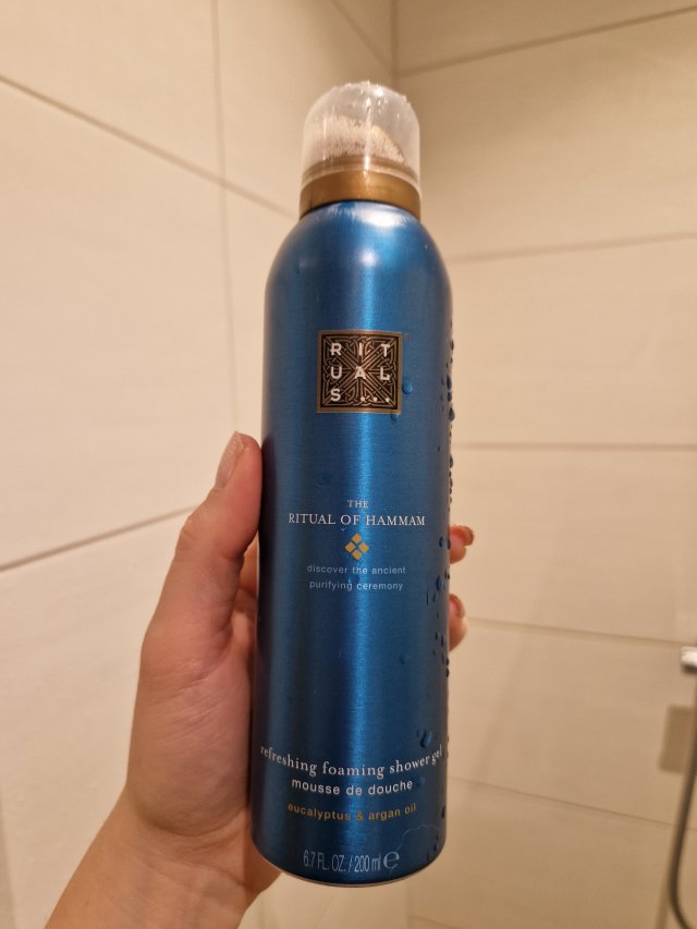 Denkowanie część druga :) Grudzień, kosmetyki w świątecznych opakowaniach lub w świątecznych kolorach: czerwonym, zielonym i złotym 