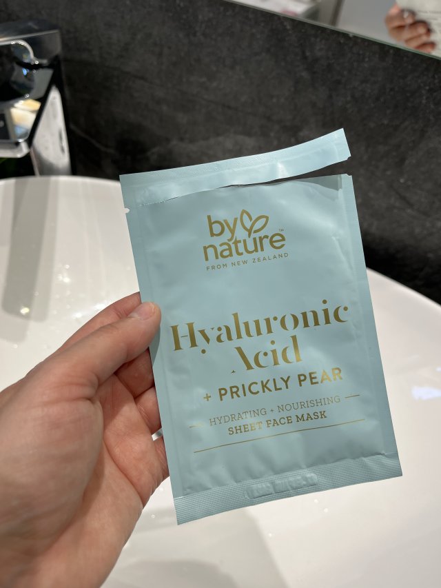 Denkowanie część druga :) Grudzień, kosmetyki w świątecznych opakowaniach lub w świątecznych kolorach: czerwonym, zielonym i złotym 