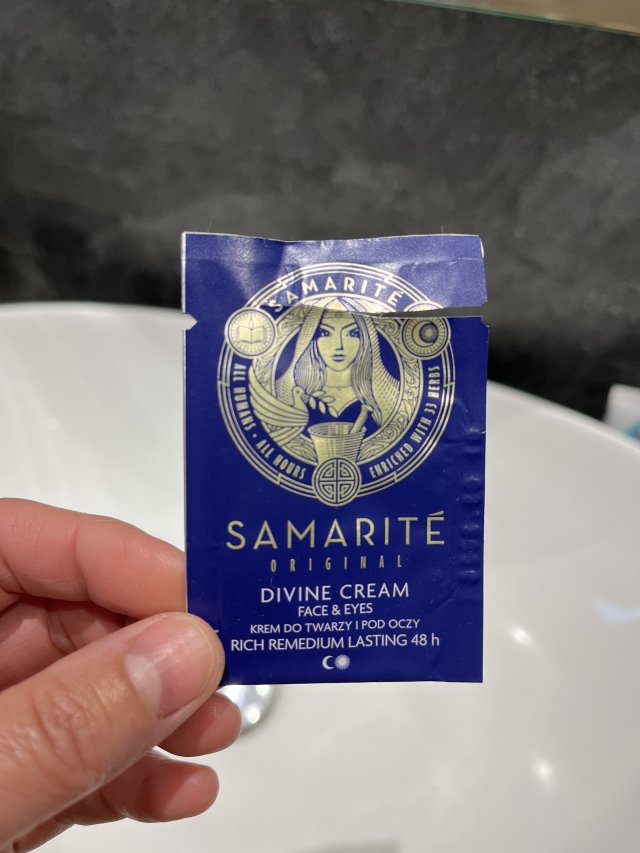 Denkowanie część druga :) Grudzień, kosmetyki w świątecznych opakowaniach lub w świątecznych kolorach: czerwonym, zielonym i złotym 