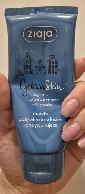 Denkowanie część druga :) Grudzień, kosmetyki w świątecznych opakowaniach lub w świątecznych kolorach: czerwonym, zielonym i złotym 