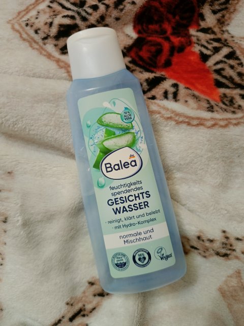 Denkowanie część druga :) Grudzień, kosmetyki w świątecznych opakowaniach lub w świątecznych kolorach: czerwonym, zielonym i złotym 