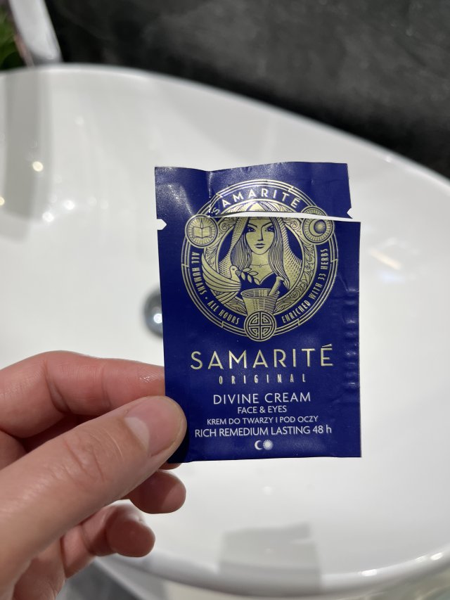 Denkowanie część druga :) Grudzień, kosmetyki w świątecznych opakowaniach lub w świątecznych kolorach: czerwonym, zielonym i złotym 