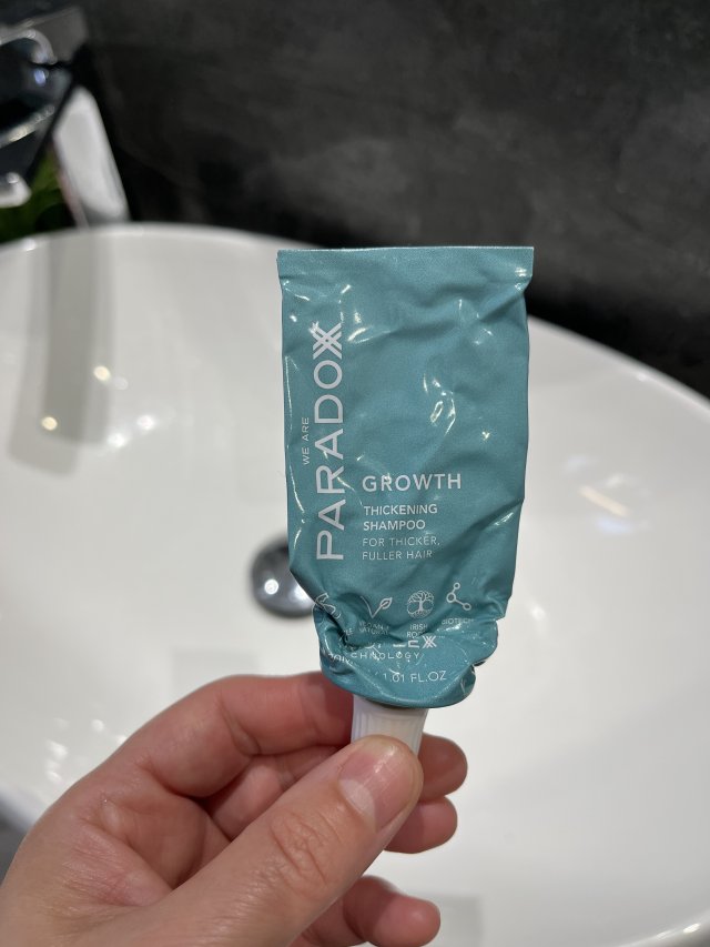 Denkowanie część druga :) Grudzień, kosmetyki w świątecznych opakowaniach lub w świątecznych kolorach: czerwonym, zielonym i złotym 