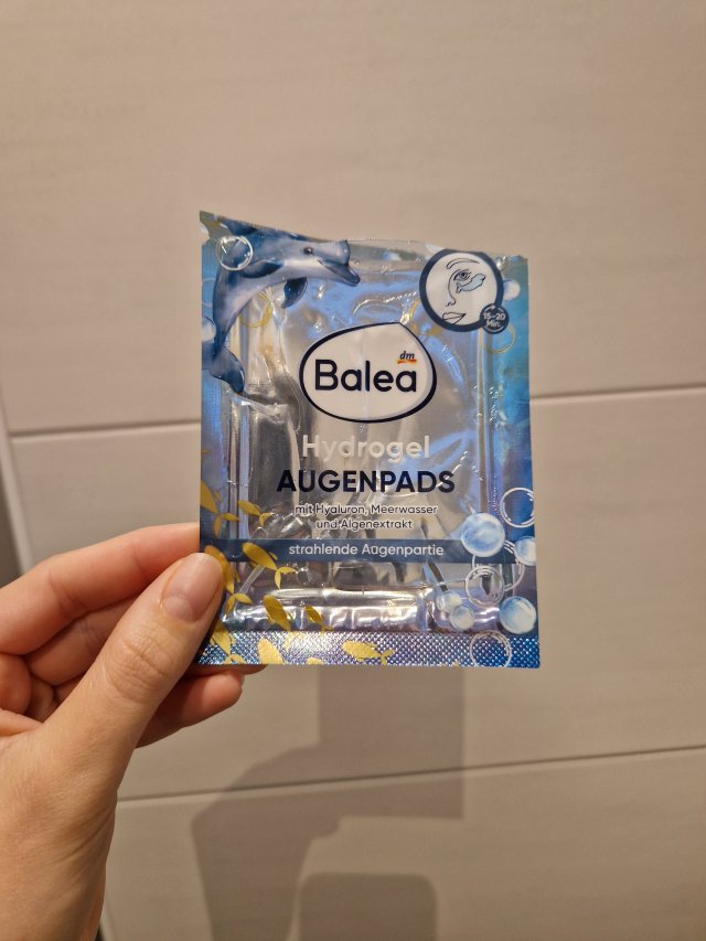 Denkowanie część druga :) Grudzień, kosmetyki w świątecznych opakowaniach lub w świątecznych kolorach: czerwonym, zielonym i złotym 