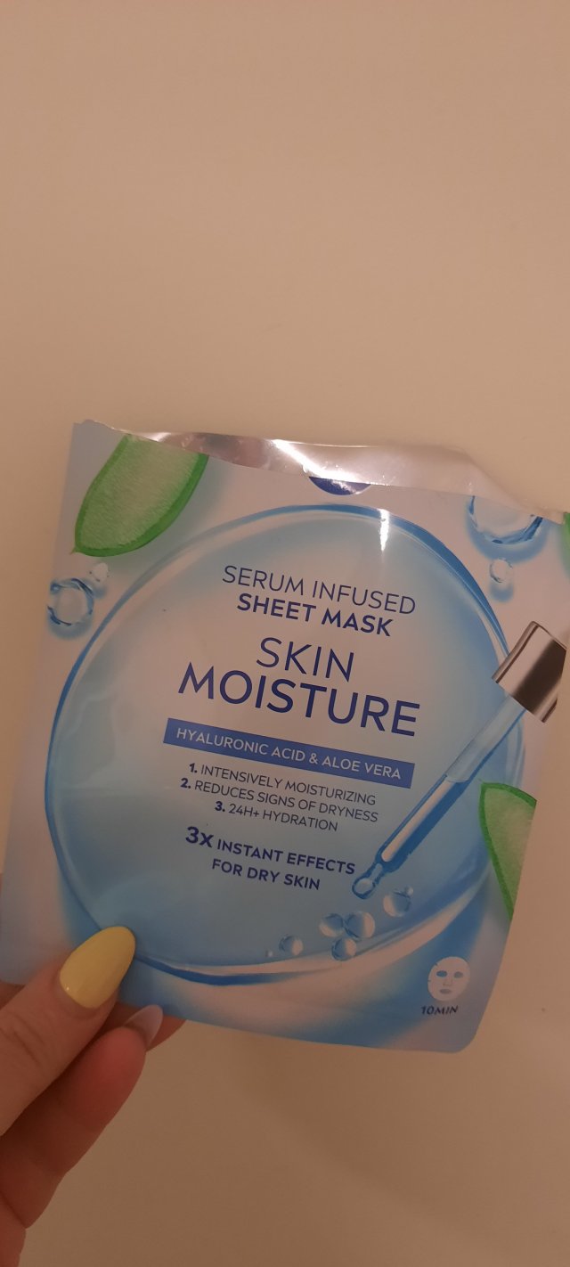 Denkowanie część druga :) Grudzień, kosmetyki w świątecznych opakowaniach lub w świątecznych kolorach: czerwonym, zielonym i złotym 