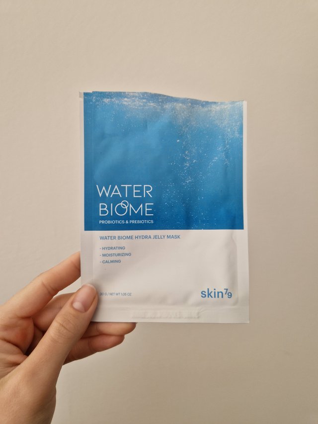 Denkowanie część druga :) Grudzień, kosmetyki w świątecznych opakowaniach lub w świątecznych kolorach: czerwonym, zielonym i złotym 