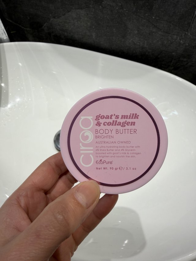 Denkowanie część druga :)  Kwiecień w wiosenno-wielkanocnych barwach - denkuję w żółci, zieleni, bieli i różu. 🐣🍀🐇🌸