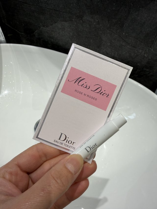 Denkowanie część druga :)  Kwiecień w wiosenno-wielkanocnych barwach - denkuję w żółci, zieleni, bieli i różu. 🐣🍀🐇🌸