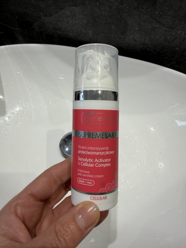 Denkowanie część druga :)  Kwiecień w wiosenno-wielkanocnych barwach - denkuję w żółci, zieleni, bieli i różu. 🐣🍀🐇🌸