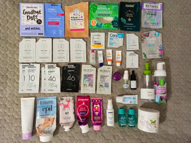 Denkowanie część druga :)  Kwiecień w wiosenno-wielkanocnych barwach - denkuję w żółci, zieleni, bieli i różu. 🐣🍀🐇🌸