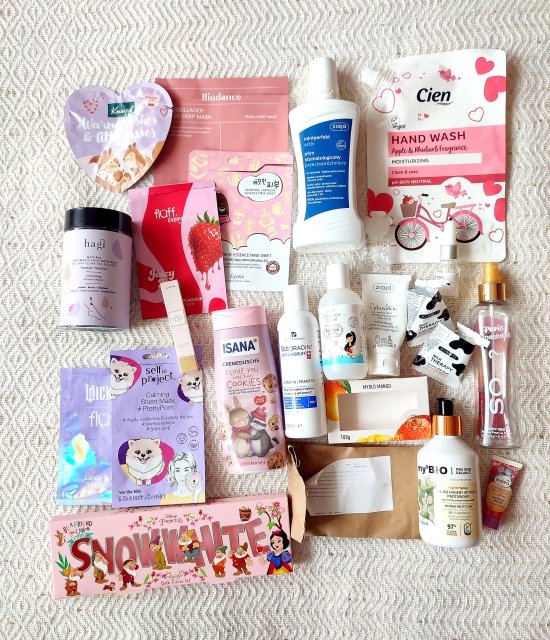 Denkowanie część druga :)  Kwiecień w wiosenno-wielkanocnych barwach - denkuję w żółci, zieleni, bieli i różu. 🐣🍀🐇🌸