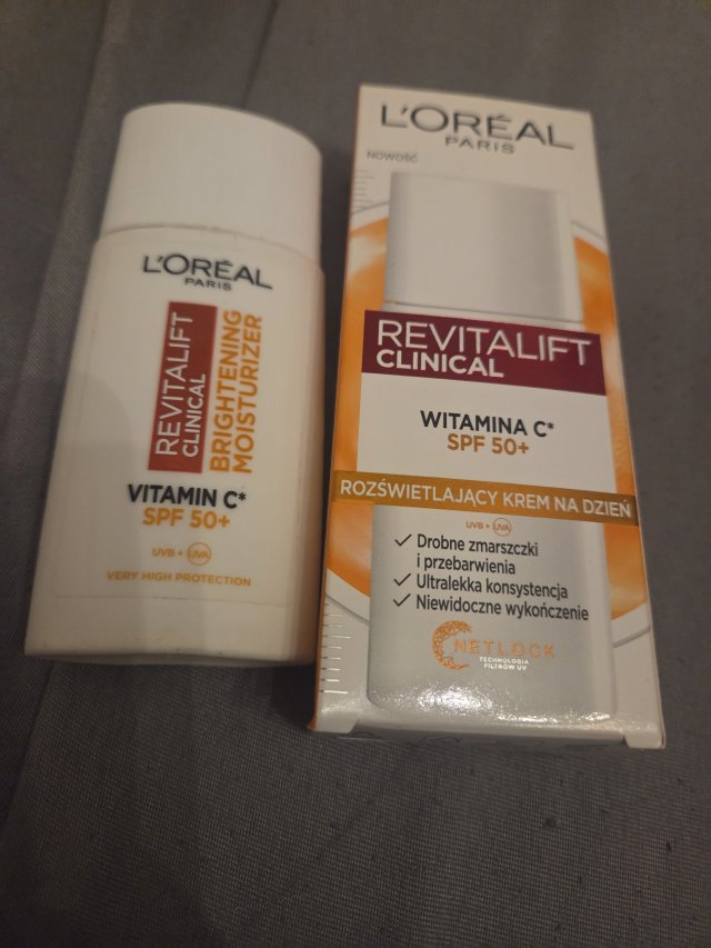 L'Oréal Revitalift Clinical, Krem do twarzy, Rozświetlajacy, Na dzień, Z witaminą C i SPF50