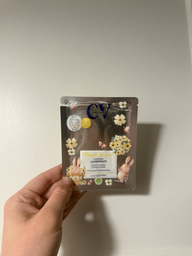 Denkowanie część druga :)  Kwiecień w wiosenno-wielkanocnych barwach - denkuję w żółci, zieleni, bieli i różu. 🐣🍀🐇🌸