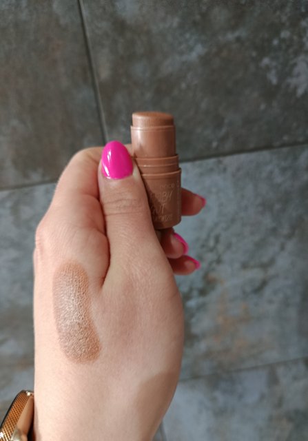 Essence Baby Got Bronze, Brązujący Sztyft do twarzy, 10 Cinnamon Spice