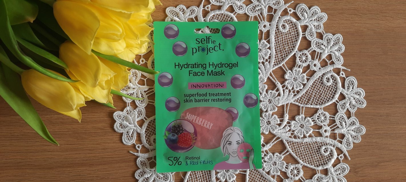 Selfie Project Maseczka hydrożelowa do twarzy w płacie, 5% Retinol&Red Fruits