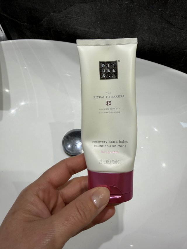 Denkowanie część druga :)  Kwiecień w wiosenno-wielkanocnych barwach - denkuję w żółci, zieleni, bieli i różu. 🐣🍀🐇🌸