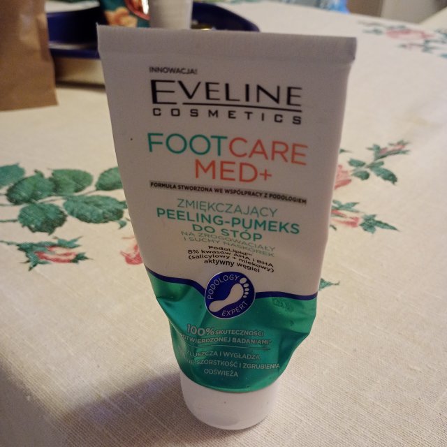 Evelinecosmetics Footcare Med+ zmiękczający peeling -pumeks do stóp 