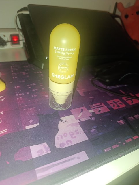 Sheglam Spray utrwalający makijaż,moja opinia