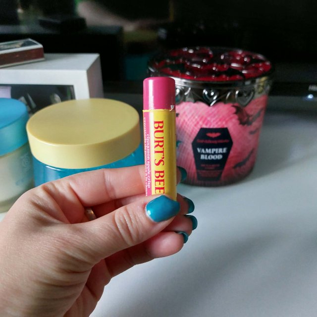 Denkowanie część druga :)  Kwiecień w wiosenno-wielkanocnych barwach - denkuję w żółci, zieleni, bieli i różu. 🐣🍀🐇🌸