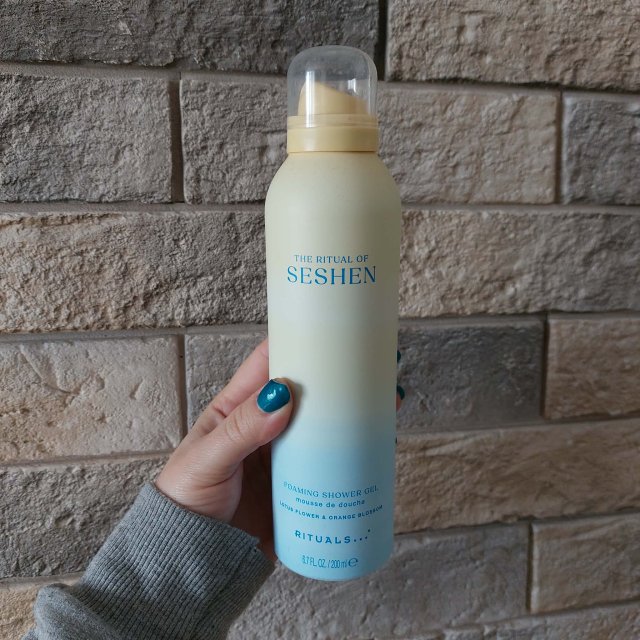 Denkowanie część druga :)  Kwiecień w wiosenno-wielkanocnych barwach - denkuję w żółci, zieleni, bieli i różu. 🐣🍀🐇🌸