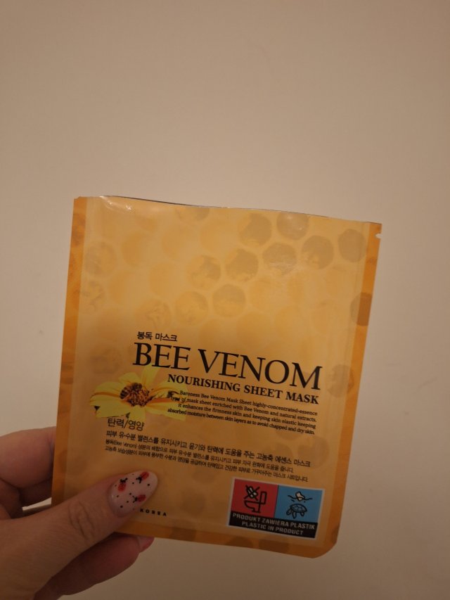 Denkowanie część druga :)  Kwiecień w wiosenno-wielkanocnych barwach - denkuję w żółci, zieleni, bieli i różu. 🐣🍀🐇🌸