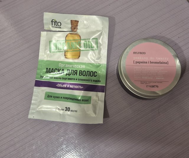 Denkowanie część druga :)  Kwiecień w wiosenno-wielkanocnych barwach - denkuję w żółci, zieleni, bieli i różu. 🐣🍀🐇🌸