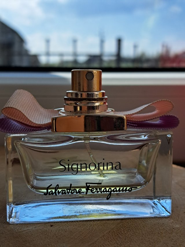 Salvatore Ferragamo Woda toaletowa, Signorina EDT