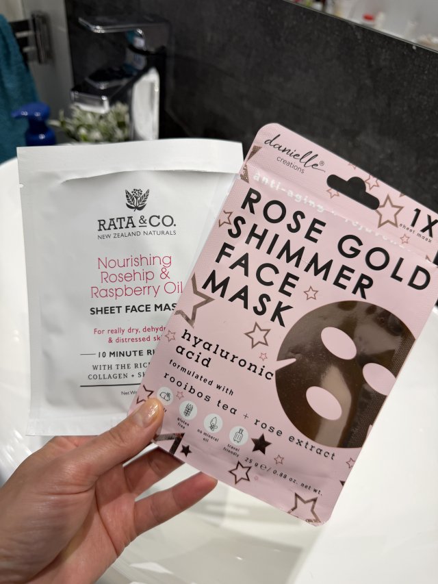 Denkowanie część druga :)  Kwiecień w wiosenno-wielkanocnych barwach - denkuję w żółci, zieleni, bieli i różu. 🐣🍀🐇🌸