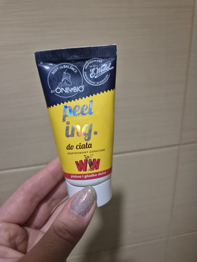 Denkowanie część druga :)  Kwiecień w wiosenno-wielkanocnych barwach - denkuję w żółci, zieleni, bieli i różu. 🐣🍀🐇🌸