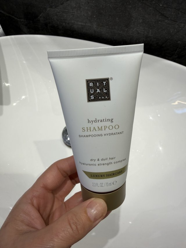 Denkowanie część druga :)  Kwiecień w wiosenno-wielkanocnych barwach - denkuję w żółci, zieleni, bieli i różu. 🐣🍀🐇🌸