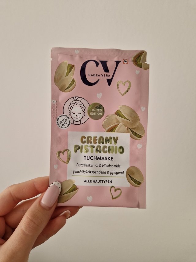 Denkowanie część druga :)  Kwiecień w wiosenno-wielkanocnych barwach - denkuję w żółci, zieleni, bieli i różu. 🐣🍀🐇🌸