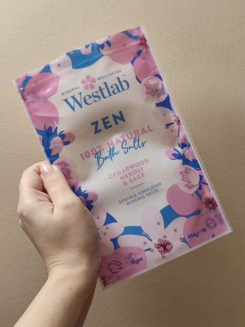 Denkowanie część druga :)  Maj, miesiąc pełen kwiatów czyli zużywamy opakowania z motywem kwiatowym i kolorze fioletu 💜, bieli 🤍 i niebieskiego 💙 💐