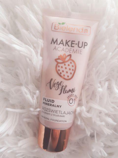 Bielenda MAKE-UP ACADEMIE VEGE FLUMI Fluid mineralny rozświetlający