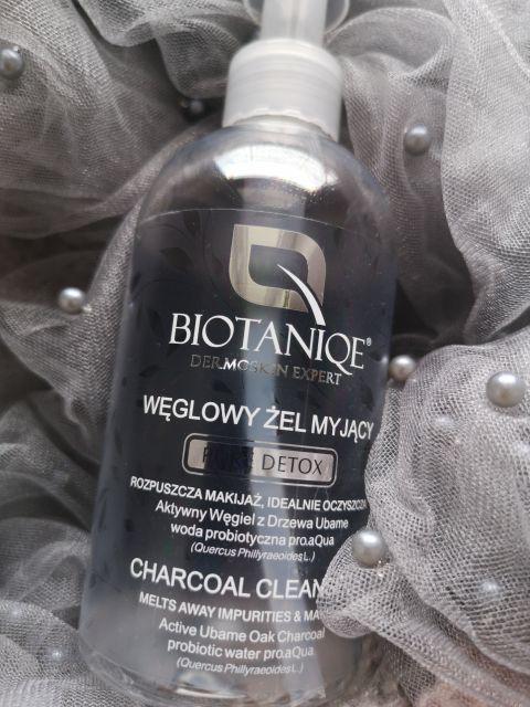 Biotaniqe Pure Detox, Węglowy żel myjący 