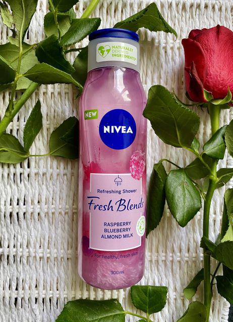 Nivea Fresh Blends, Żel pod prysznic, Malina, Borówka, Mleko Migdałowe