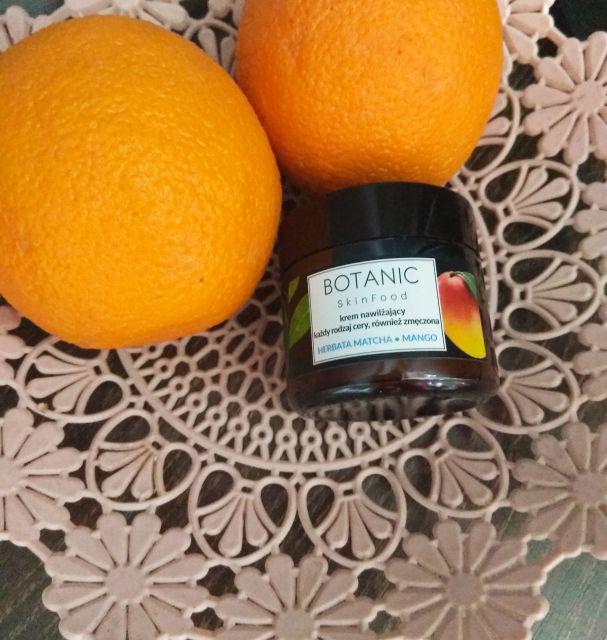 SkinFood herbata matcha&mango, krem nawilżający na dzień i na noc