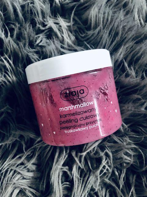 Peeling do ciala - ziaja - truskawkowy puch