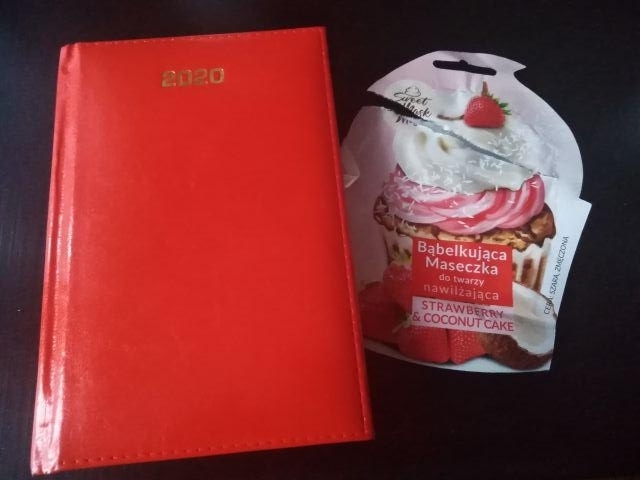 Marion Sweet Mask, Maseczka do twarzy, Bąbelkująca, Nawilżająca, Strawberry & Coconut Cake