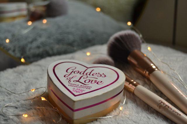 Makeup Revolution Rozświetlacz do twarzy, Goddess of Love