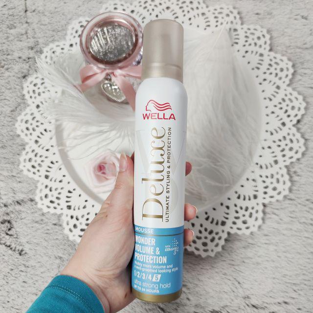 Pianka do włosów Wella Deluxe Wonder Volume & Protection