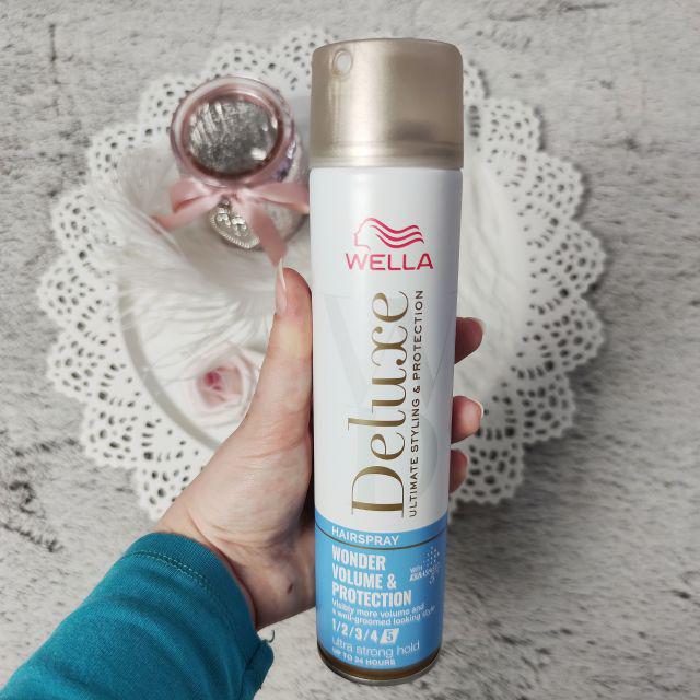 Lakier do włosów Wella Deluxe Wonder Volume & protection