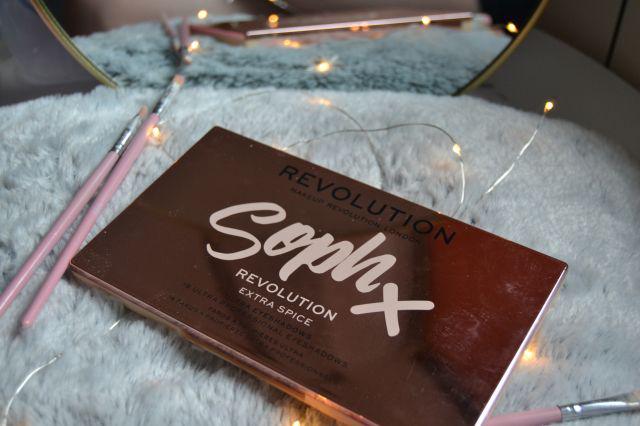 Makeup Revolution Paleta cieni, Soph X, Extra Spice