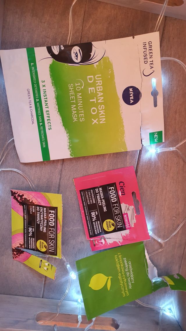 akcja denkowanie! grudzień - kosmetyki w świątecznych opakowaniach i świątecznych kolorach 🎄❄️⛄🎀🎁🎅