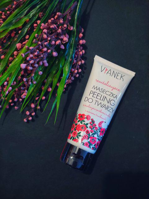 Maseczka peeling do twarzy, Mielone pestki malin i owoce truskawek, Vianek