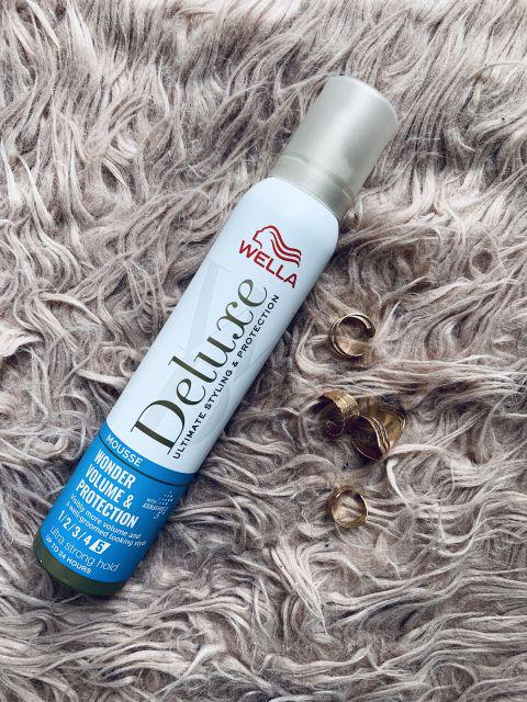 Wella Deluxe Wonder Volume & Protection, Pianka do włosów, Ultra mocna