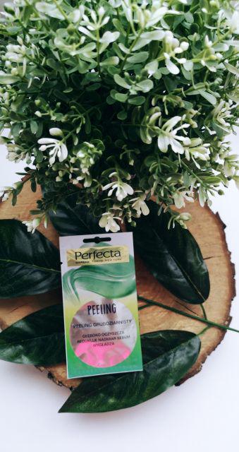 Perfecta Peeling do twarzy, Gruboziarnisty, Głęboko oczyszcza, Redukuje nadmiar sebum i wygładza