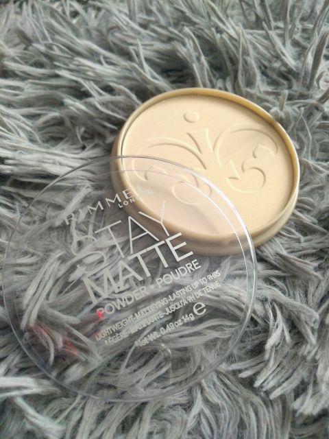 Rimmel Stay Matte, Puder do twarzy, nr 001 Transparent