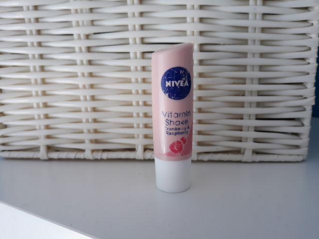 Nivea Pomadka do ust, Vitamin Shake, Żurawina i malina